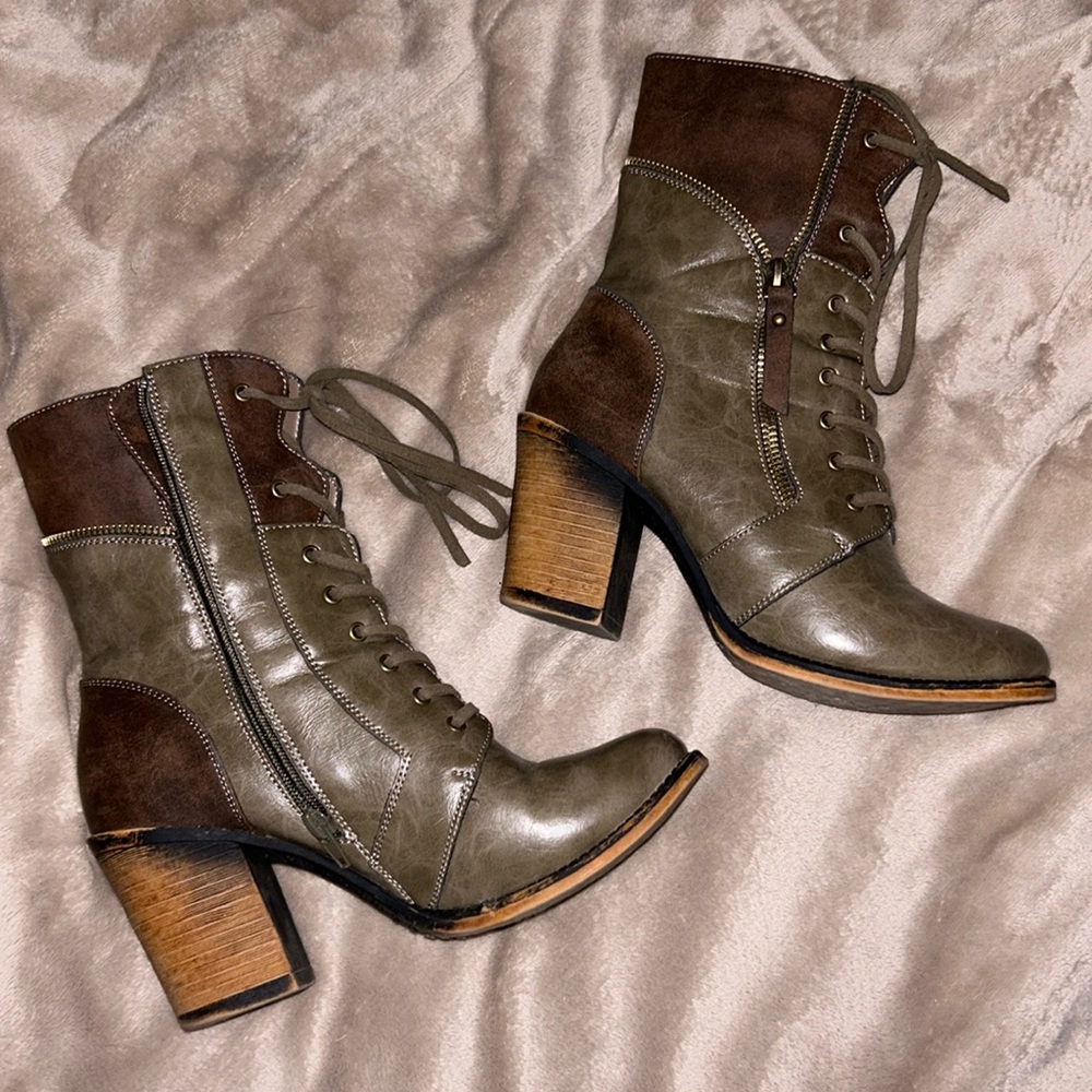 Pierre Dumas boots size 7.5